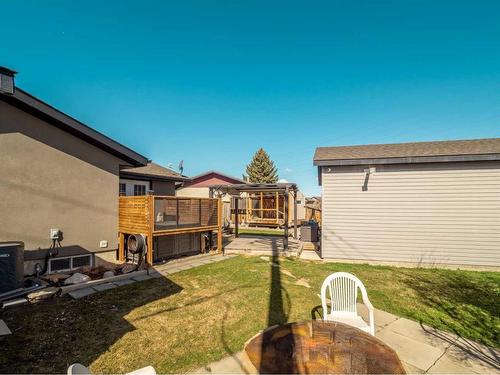 194 Eagle Rd North, Lethbridge, AB - Outdoor With Exterior
