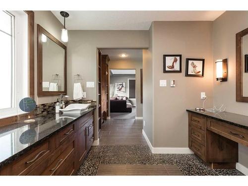 5023 43 Street, Taber, AB - Indoor Photo Showing Bathroom