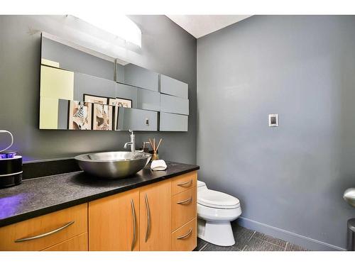 297 Coachwood Point West, Lethbridge, AB - Indoor Photo Showing Bathroom