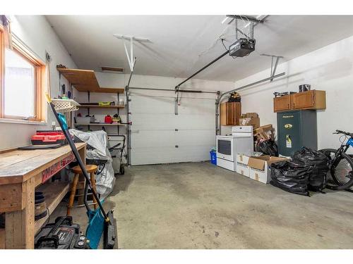 4513 Harvest Green, Taber, AB - Indoor Photo Showing Garage