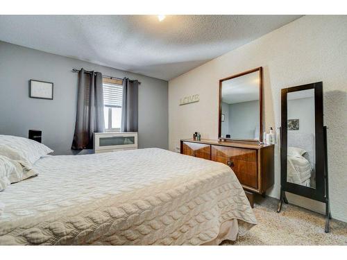 28-3440 23 Avenue South, Lethbridge, AB - Indoor Photo Showing Bedroom