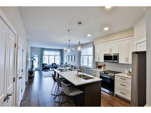 2-6 Riverford Close West, Lethbridge, AB - Indoor Photo Showing Kitchen With Double Sink With Upgraded Kitchen