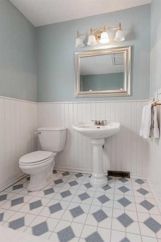 1310 7 Avenue South, Lethbridge, AB - Indoor Photo Showing Bathroom