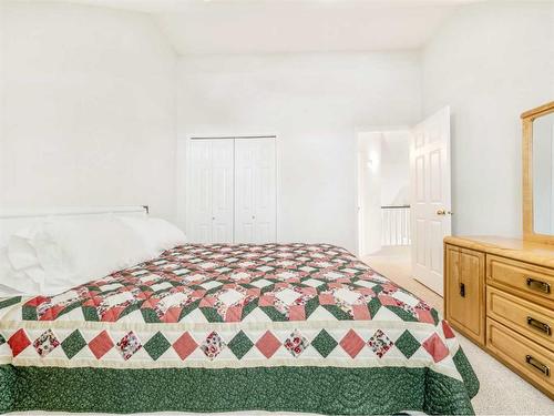 241 Coachwood Point West, Lethbridge, AB - Indoor Photo Showing Bedroom