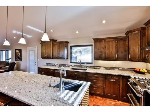 35 Church Avenue, Raymond, AB - Indoor Photo Showing Kitchen With Upgraded Kitchen