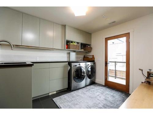 140 Canyoncrest Point West, Lethbridge, AB - Indoor Photo Showing Laundry Room