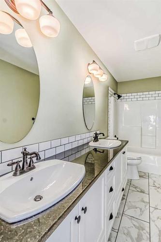 92 Riverhurst Cove West, Lethbridge, AB - Indoor Photo Showing Bathroom