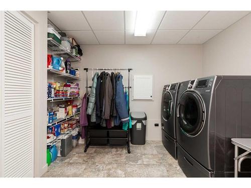 146 Riverland Close West, Lethbridge, AB - Indoor Photo Showing Laundry Room