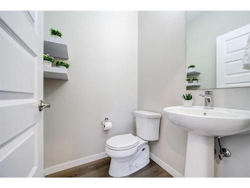 373 Rivergrove Chase West, Lethbridge, AB - Indoor Photo Showing Bathroom