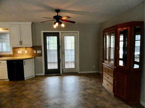 11437 19 Avenue, Blairmore, AB - Indoor Photo Showing Kitchen