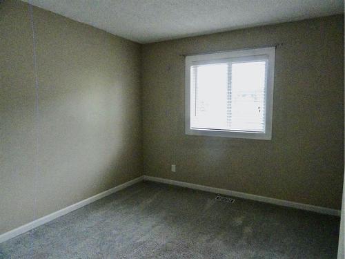 11437 19 Avenue, Blairmore, AB - Indoor Photo Showing Other Room