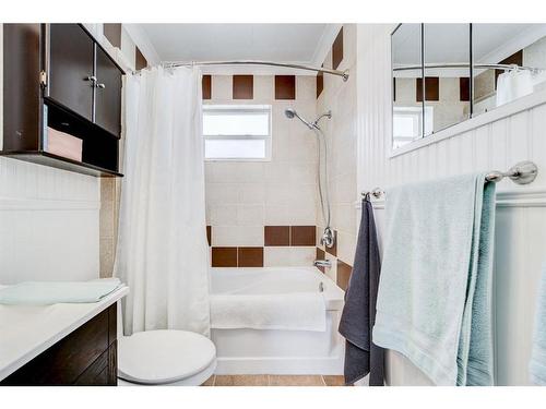 13418 21 Ave, Blairmore, AB - Indoor Photo Showing Bathroom