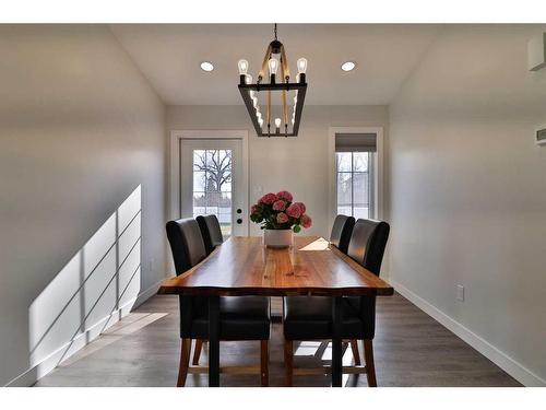 242 4A Street, Stirling, AB - Indoor Photo Showing Dining Room