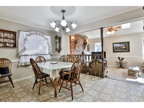 48 Tudor Crescent South, Lethbridge, AB - Indoor Photo Showing Dining Room