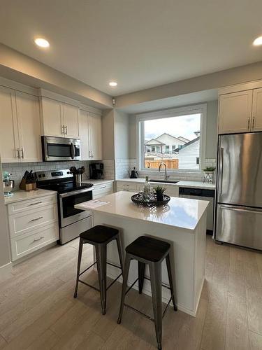 4601 Fairmont Gate South, Lethbridge, AB - Indoor Photo Showing Kitchen