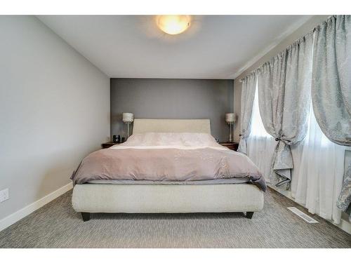 761 Marie Van Haarlem Crescent North, Lethbridge, AB - Indoor Photo Showing Bedroom