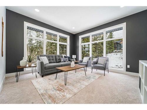 70 Kananaskis Drive, Coleman, AB - Indoor Photo Showing Living Room