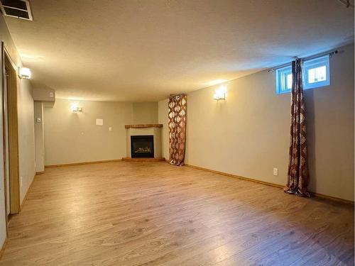 1519 16 Avenue South, Lethbridge, AB - Indoor With Fireplace