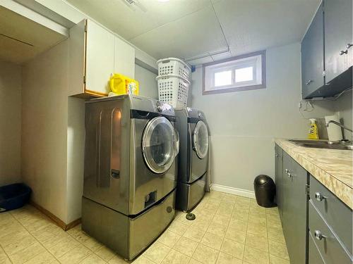 1519 16 Avenue South, Lethbridge, AB - Indoor Photo Showing Laundry Room