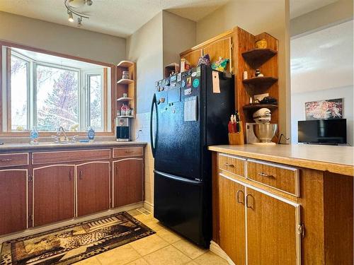 1519 16 Avenue South, Lethbridge, AB - Indoor Photo Showing Kitchen With Double Sink