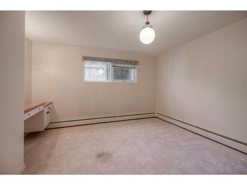 3906 Nipigon Road South, Lethbridge, AB - Indoor Photo Showing Other Room