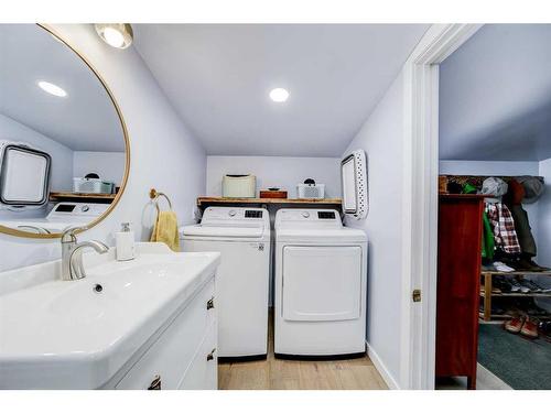 1156 Beverley Mclachlin Drive, Pincher Creek, AB - Indoor Photo Showing Laundry Room