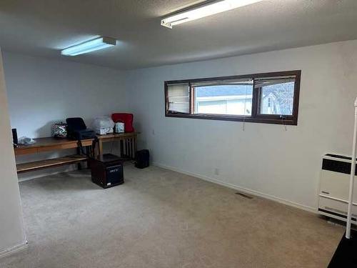 270 5 Avenue West, Cardston, AB - Indoor Photo Showing Other Room