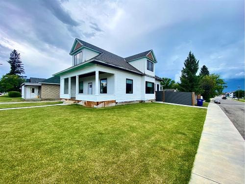 467 21 Street, Fort Macleod, AB - Outdoor With Exterior