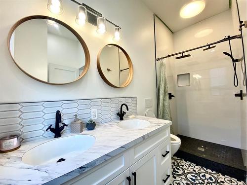 467 21 Street, Fort Macleod, AB - Indoor Photo Showing Bathroom