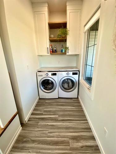 467 21 Street, Fort Macleod, AB - Indoor Photo Showing Laundry Room