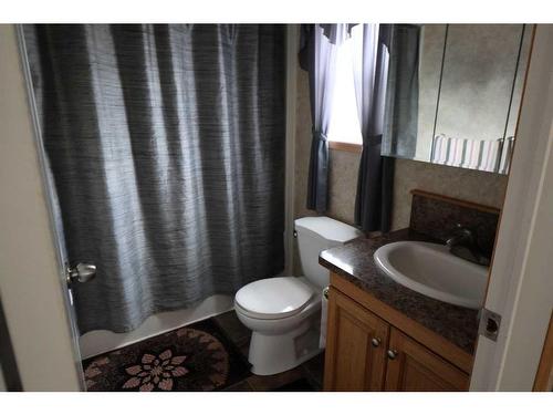 720 2 Street North, Grassy Lake, AB - Indoor Photo Showing Bathroom