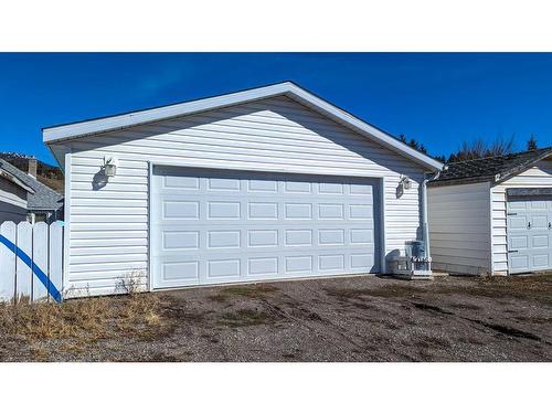 7046 17 Avenue, Coleman, AB - Outdoor With Exterior