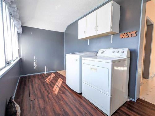 7046 17 Avenue, Coleman, AB - Indoor Photo Showing Laundry Room