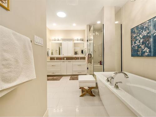 3101 Parkside Drive South, Lethbridge, AB - Indoor Photo Showing Bathroom