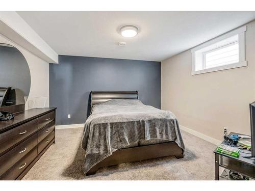 4633 51 Avenue, Taber, AB - Indoor Photo Showing Bedroom