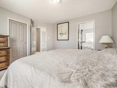 3 Fairmont Gate South, Lethbridge, AB - Indoor Photo Showing Bedroom