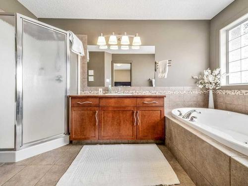 135 Grand River Boulevard West, Lethbridge, AB - Indoor Photo Showing Bathroom