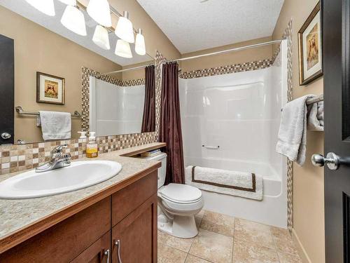 135 Grand River Boulevard West, Lethbridge, AB - Indoor Photo Showing Bathroom
