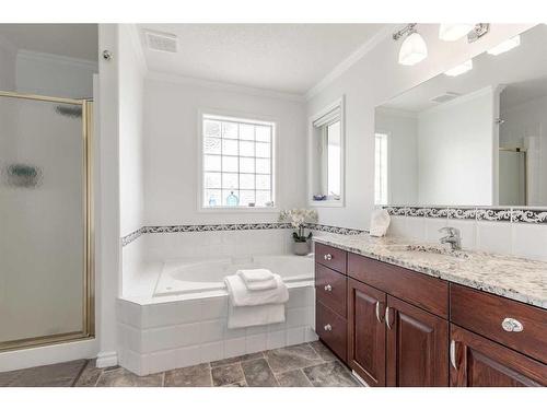 219 Falcon Ridge Way, Rural Lethbridge County, AB - Indoor Photo Showing Bathroom