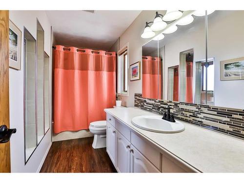 2857 6 Avenue South, Lethbridge, AB - Indoor Photo Showing Bathroom