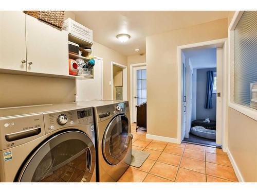 1010 13 Street South, Lethbridge, AB - Indoor Photo Showing Laundry Room