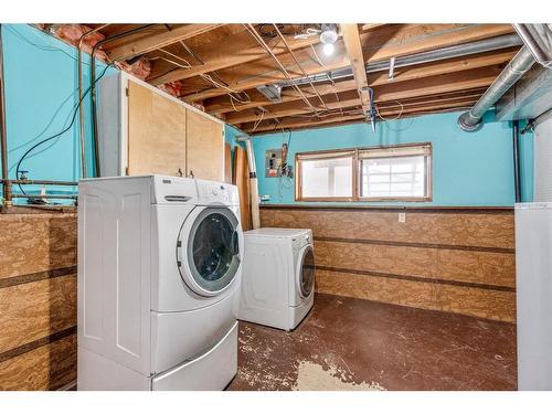 2413 18Th Street North, Lethbridge, AB - Indoor Photo Showing Laundry Room