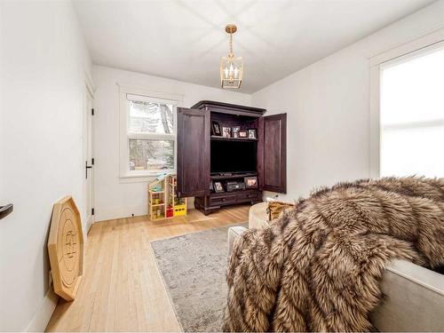 1011 14 Street South, Lethbridge, AB - Indoor Photo Showing Bedroom