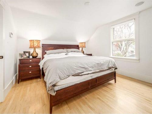 1011 14 Street South, Lethbridge, AB - Indoor Photo Showing Bedroom