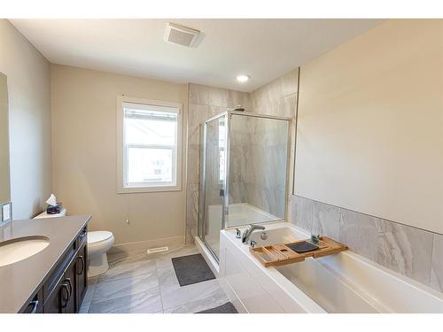 855 Miners Boulevard West, Lethbridge, AB - Indoor Photo Showing Bathroom