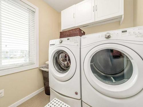 619 Mount Sundance Bay West, Lethbridge, AB - Indoor Photo Showing Laundry Room