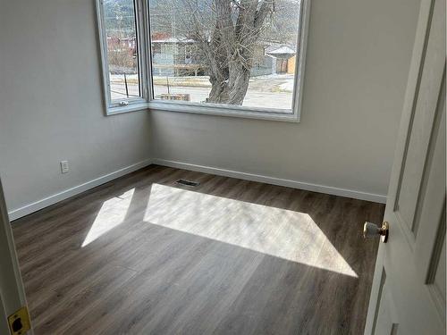 13021 21 Avenue, Blairmore, AB - Indoor Photo Showing Other Room
