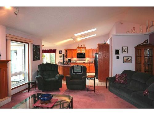 3021 214 Street, Bellevue, AB - Indoor Photo Showing Living Room