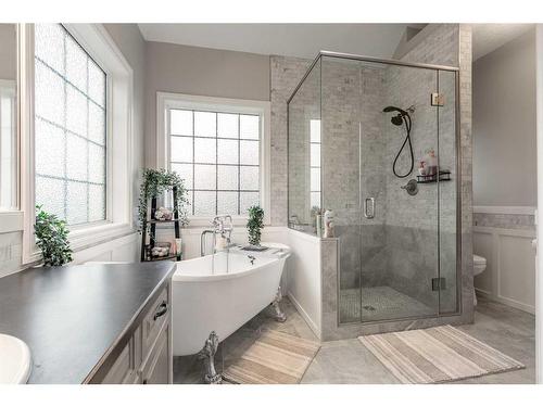 4918 40 Street, Taber, AB - Indoor Photo Showing Bathroom