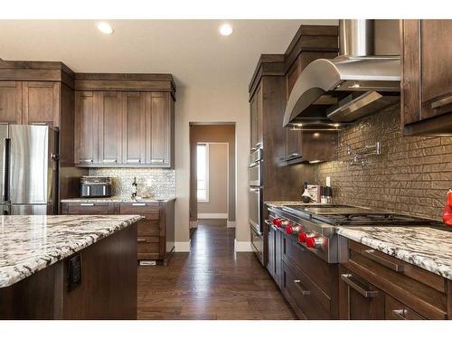 425 Arbourwood Terrace South, Lethbridge, AB - Indoor Photo Showing Kitchen With Upgraded Kitchen